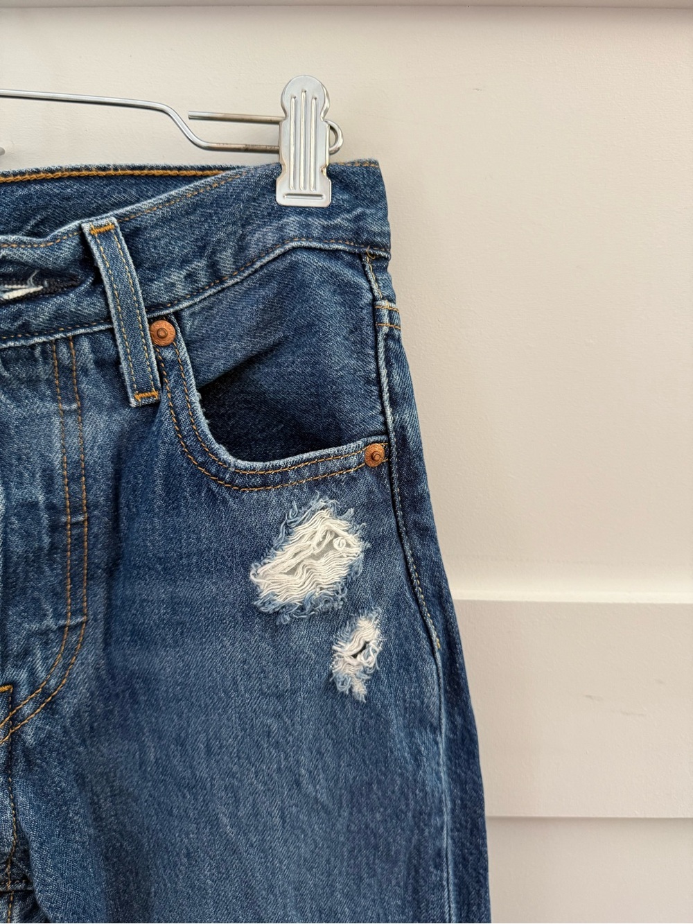 Levi’s 501 Distressed Jeans - Picture 3 of 9